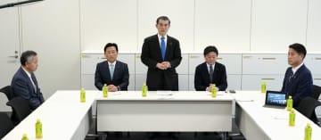 給食、支援基準額月5200円　公立小の無償化、自維公が合意