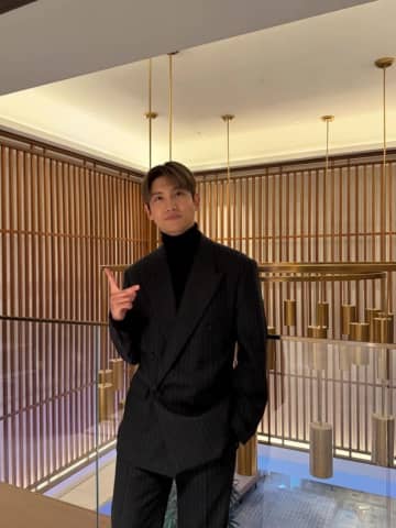 東方神起 チャンミン、ホン・チャンギ選手の挙式で祝歌を披露！「楽しいオタク生活をした日」