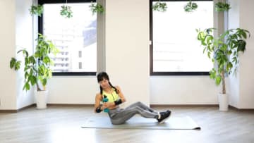 2分で上半身に強刺激！胸・背中・脇腹を鍛えるダンベルトレーニング