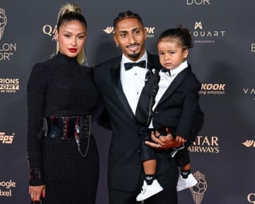 「なんて不公平なの!」物議醸すFIFAベストイレブン。昨季リーグMVPに輝いたバルサFWの落選に妻が怒り「彼はバスケットボール選手?」