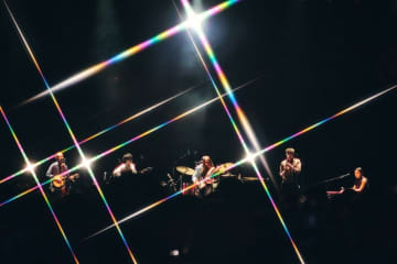 ＜ライブレポート＞ブラック・カントリー・ニュー・ロードが示した、変化し続ける音楽家集団の“現在地”