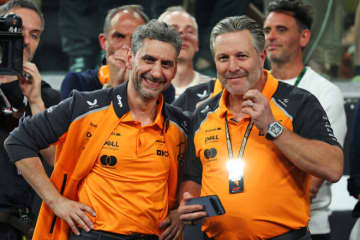 「全員が自分たちの文化に忠実であり続けた」ルールを維持してダブルタイトルを達成したマクラーレン【代表のコメント裏事情】