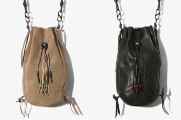 サウス2 ウエスト8のレザーバッグ、ロゴパーツ＆フリンジ付き - ビー トゥギャザーとコラボ