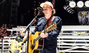 モーガン・ウォーレン、全米史上最高セールス記録を誇るカントリー・アーティストに