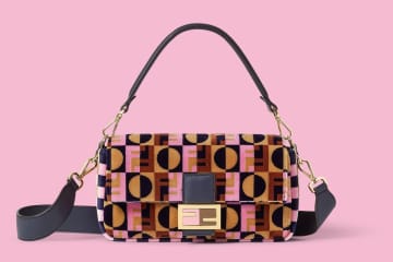 フェンディ、ネットフリックス「エミリー、パリへ行く」アイコンバッグが水玉×「FF」ロゴデザインに