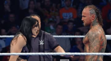 「すごい音した」長身美女レスラー、屈強男を容赦ない“ヘッドバット”で吹っ飛ばす…混合マッチで無双「男女関係なく最恐」