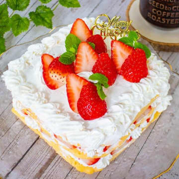 【ホットケーキミックスならレンジで1分！？】「これなら作れた♪」おうちで簡単♡いちごのクリスマスケーキ