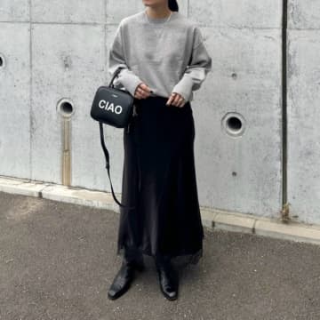 モノトーンコーデに合うアクセサリーは？ 白黒コーデが引き立つ「おすすめアクセ4選」