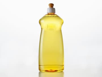 実は食器用洗剤は“万能”アイテム! 知らないと損する「食器用洗剤で落とせる汚れ」5選