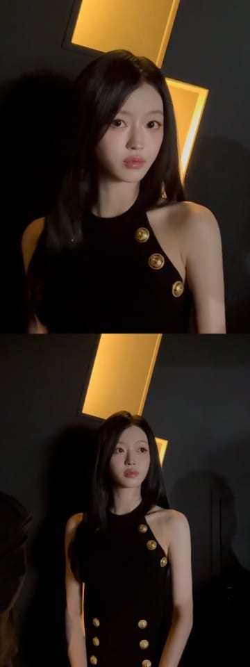 「美しい顔100人」にも選ばれたユア、“ピタッと”ノースリーブニットで際立つボリューム感【PHOTO】