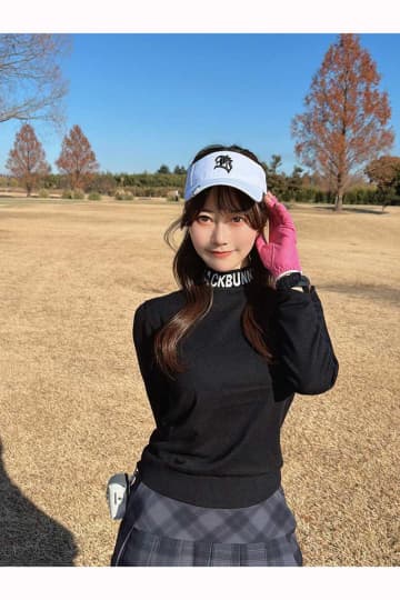 現役看護師グラドル、ゴルフ1年で100切り達成　桃里れあのフォームも話題「100切るの分かるスイング」