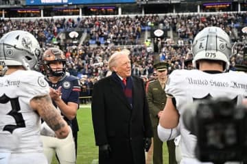 「こんなにうまくいってないの初めて」トランプ氏のコインの"投げ方"に注目集まる「小鳥を逃すみたいに…」