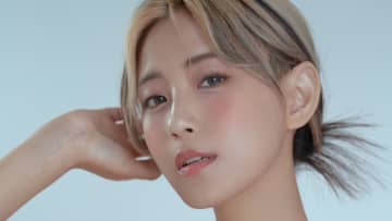 つんこ、黒キャミのナチュラル渓谷