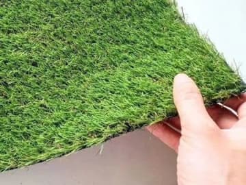 ポストに『人工芝』を敷くだけで…！？意外すぎるけど超便利。知らなきゃ損な【100均】裏ワザ！