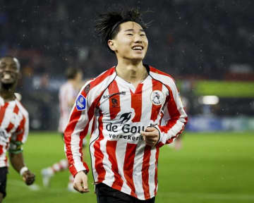 オランダで23歳日本人MFが大暴れ！「やはり別格」圧巻２G１Aに脚光「ほんとすごいよあなた」「代表に帰ってきてくれ～」