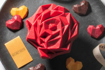 ブボ・バルセロナ26年バレンタイン、”まるで宝石”バラ着想ショコラにハートのミニチョコ