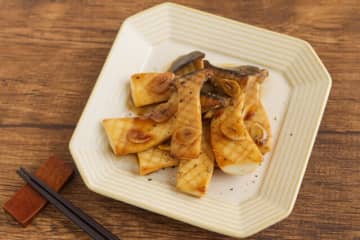 「エリンギってこんな食べ方できるんだ！」「やみつきになる美味しさ！」簡単10分おつまみ2選