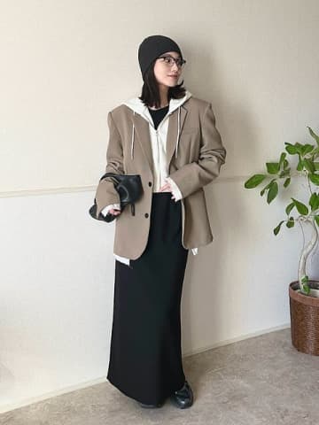 大人のキレイめカジュアルは「黒ロングスカート」で洗練度アップ！着やせも叶える♡最旬コーデ術