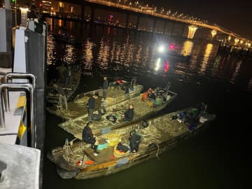 マカオ税関が中国本土からのサンパン船を使った密航事案摘発…4隻に8人