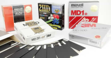 AppleやIBMが採用、多くのPCで使われた5.25インチFD「ミニフロッピーディスク」（109KB～、1976年頃～）：ロストメモリーズ File026（再掲）