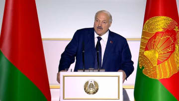 ベラルーシがロシアのミサイルシステム「オレシュニク」を国内に実戦配備、ルカシェンコ大統領は「戦争を防ぐための措置」主張