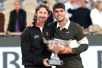 テニス界に激震、王者アルカラスとフェレーロ師弟関係解消の真相！「大幅な報酬減額」提示と契約書署名まで「わずか２日」の猶予＜SMASH＞