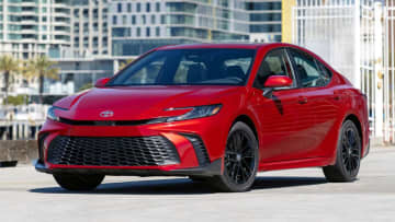 トヨタ、3車種「逆輸入」　26年、米生産カムリなど