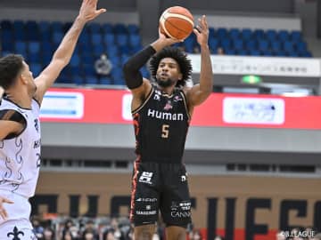 大阪エヴェッサに痛手…エースのマット・ボンズが内果骨棘骨折などで戦線離脱