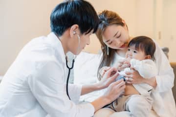 年末年始は一時「マイナポータル」がサービス停止、病院窓口での「マイナ保険証の利用登録」も不可って本当!? もし年末年始に子どもが高熱を出したら“10割負担”になってしまいますか…？