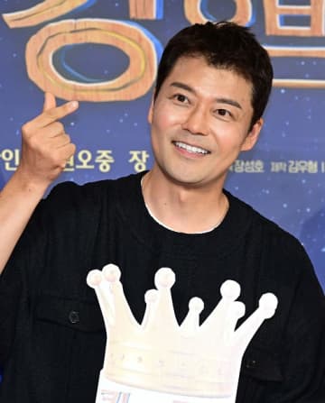 BoAとの“泥酔配信”が記憶に新しい韓国タレント、車内で点滴を受ける過去写真で疑惑が浮上…すぐに釈明【全文】