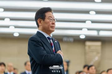 李在明大統領の支持率が小幅に「下落」＝韓国