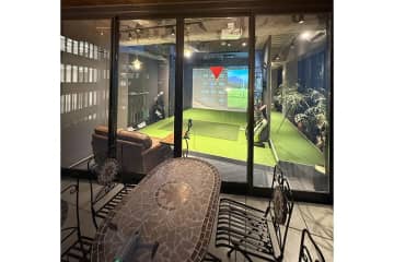 上質な空間＆科学的分析による指導。東京神田のインドアゴルフ『PUTTSALON TOKYO』