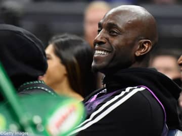 ウルブズのレジェンド、ケビン・ガーネットがアンバサダー就任…背番号21が永久欠番へ