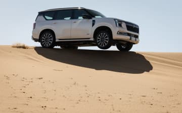 中東日産のプロジェクトで使われるSUV「パトロール」、テイン製高性能4×4ダンパー採用