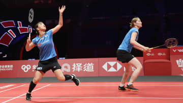 【バドミントン】福島由紀・松本麻佑の“フクマツ”ペアが世界ランク2位の格上相手に勝利　決勝トーナメント進出
