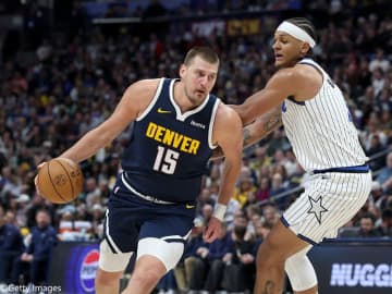 ニコラ・ヨキッチがセンターの選手としてシーズン通算アシスト数でNBA歴代1位に浮上