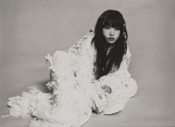 紫 今、最新曲「天獄と地極」MV公開。CLAN QUEEN yowaが出演、マイが監督