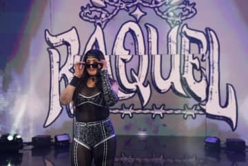 「頭にピンポン玉が…」ラテン系“デカ女”レスラー、痛々しい巨大たんこぶを公開…襲撃相手にブチギレ「かわいそう」