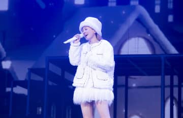西野カナ、12年ぶりのクリスマスライブ　クリスマスにちなんだ名曲もカバー
