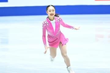 島田麻央、0.1点差のSP２位発進　直前に起きたアクシデントに苦笑い「手を上げたら天井に…」【全日本フィギュア】