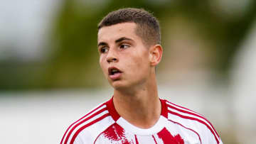 アーセナルがオリンピアコスのミッドフィールダーを追跡