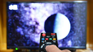 薄型テレビは「配信を見る箱」へ？ 所有率9割時代の意外な使われ方