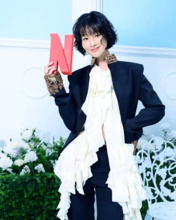 「そんなに綺麗でいる必要ある？」町田啓太の妻、輝く宝石メイクで印象ガラリ　夫婦そろって“サブスクドラマ無双”の現在地