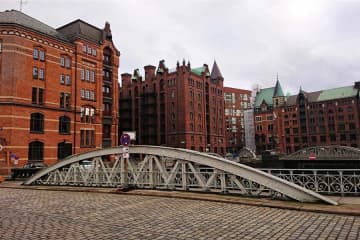 「日本人のことは好きだけど不思議」　ドイツ人も羨む日本の食習慣　在ハンブルク日本総領事が食べたくなる日本食とは