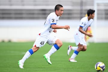 17歳でJ1デビューした「鹿島のエンバペ」　クラブ最年少記録…海外注目「日本サッカー界が期待」