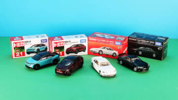 トミカ新車 12月は「日産 リーフ」「トヨタ ソアラ 4.0GTリミテッド」が登場！日産の最新電気自動車とトヨタの高級ラグジュアリークーペの最上級グレードがトミカに！