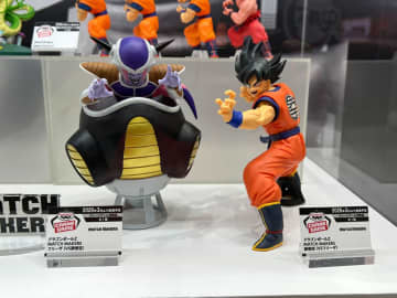 「ドラゴンボール」「ナルト」「ワンピース」など様々な作品のプライズフィギュアがバンプレストブースに集結！【#ジャンプフェスタ】「ちびぐるみ」シリーズも多数展示
