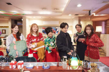 ＜試写室＞『介護スナックベルサイユ』どこまで遠くへ行っても「ベルサイユ」にたどり着いてしまう、あの“からくり”にまでオチをつける美しさ