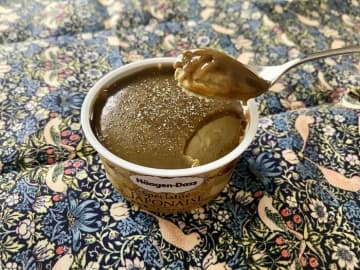 和紅茶とバター⁉3つの層がまさにケーキ！ハーゲンダッツ12月新発売のアイスのクオリティがすごい！【セブン限定】