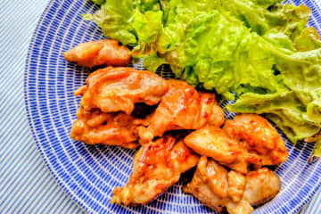 混ぜて焼くだけで「飛ぶ」！？ヒガシマルうどんスープで簡単タンドリーチキン